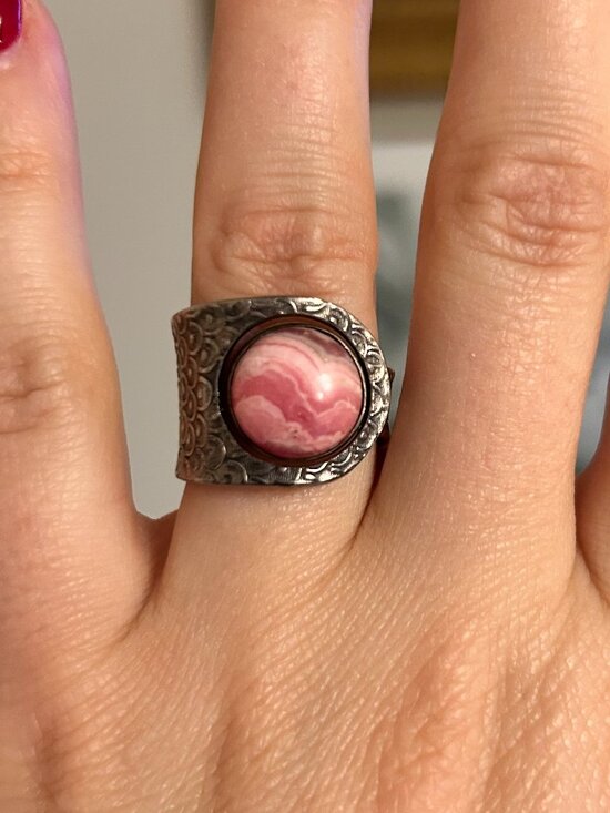 Unique pink stone ring, size 8 - Picture 1 of 4